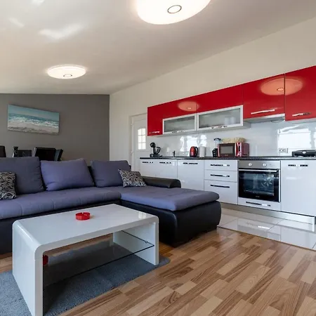 Maestral Apartman *