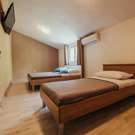 Maestral * Veliko Brdo (Makarska)